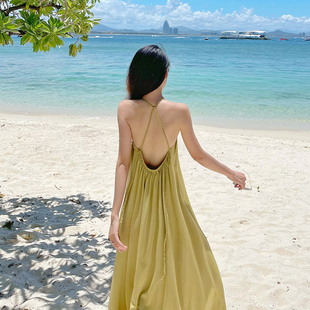 泰国旅行穿搭适合拍照衣服超仙三亚海边度假连衣裙，吊带露背沙滩裙