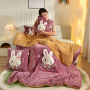 卡通小兔子抱枕被子两用加厚y牛奶绒车载靠垫办公室午睡毯子二