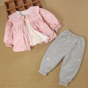 0一1岁女宝宝装春秋时髦洋气，款小婴儿夹棉衣服分体外套三件套装季