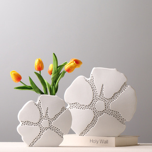 简约花朵造型陶瓷花瓶洞洞镂空插花装饰品白色摆件磨砂质感工艺品