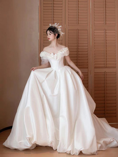 一字肩复古缎面主婚纱礼服2024新娘高级质感白色拖尾超仙婚纱