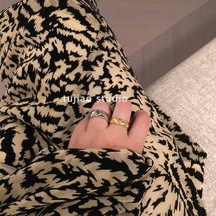 Tujiao 小香风菱格纹Jennie金智妮同款双色时髦个性设计师戒指