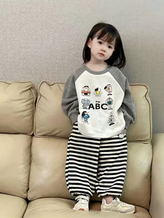 宝宝春秋韩版卡通套头拼接t恤上衣套装，女童黑白条纹运动裤两件套t