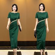 漂亮气质设计连衣裙2024洋气简约设计高级御姐范墨绿色包臀裙