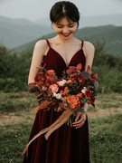 法式丝绒吊带新娘，敬酒服酒红色秋冬礼服订婚宴会，回门连衣裙