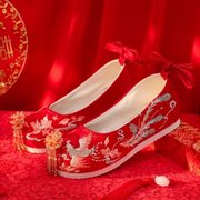 秀禾服婚鞋红色绣花鞋女款古风，翘头汉服结婚新娘，鞋子平底中式布鞋