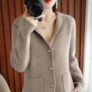 女装衣依阿玛施2023秋冬时尚减龄纯色羊毛外套加厚羊绒开衫