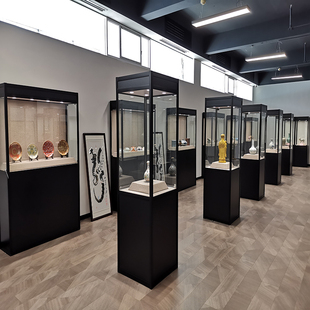 古董玻璃展示柜文物，展柜博物馆陈列柜瓷器，玻璃柜珠宝展览立式柜子