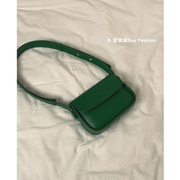 斜挎小包精致高级绿色小包包，女2022潮，时尚韩式腋下包百搭ins
