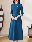 湖蓝色连衣裙，女秋款2023优雅简约时尚，端庄收腰显瘦中长款裙子