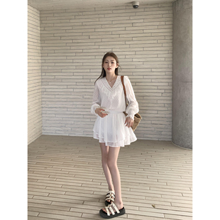 辰米范法式白色v领衬衫，女早春2024年设计感蕾丝拼接长袖小衫上衣