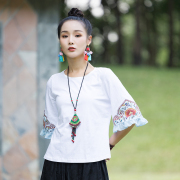 中国风特色简约春夏女上衣，圆领套头喇叭五分，中袖刺绣花女t恤