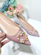婚鞋女冬平底新娘鞋亮片方扣珍珠水晶伴娘鞋平跟尖头粉色单鞋