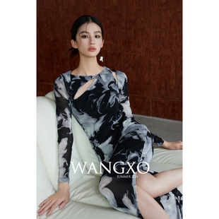 WANGXO特殊定制印染弹力纱针织分割褶皱印花连衣裙&坎肩两件套
