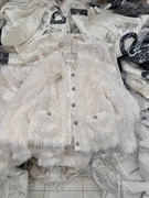 2023年冬季白色仿狐狸毛环保(毛环保)皮草外套女短款加厚小香毛毛大衣