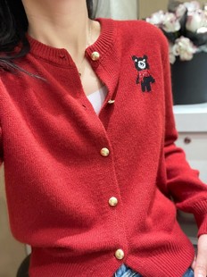 2024早春100%纯羊毛小熊刺绣，女款针织开衫小圆领百搭红色外套