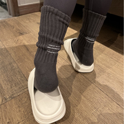 日本堆堆袜女秋冬季加厚袜子小众潮牌字母中筒袜保暖情侣棉袜