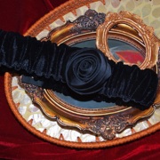 黑玫瑰金丝绒弹性可调节腰带花朵装饰休闲纯黑简约四季百搭腰封