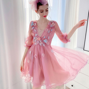 网纱连衣裙粉红大布娃娃春秋女装，很仙的收腰显瘦v领粉色仙女裙子