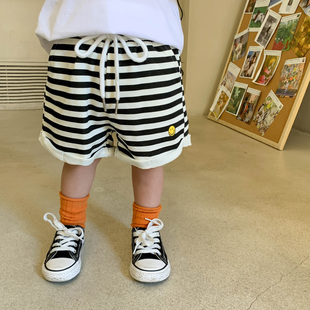 儿童夏装休闲外穿运动裤子黑白，条纹系带婴儿，男女宝宝短裤夏季薄款