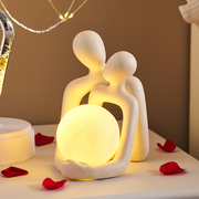 浪漫情侣小夜灯治愈系抽象客厅电脑桌面装饰摆件创意结婚新人