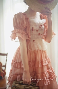 兰奕屋语原创设计珍珠桔，粉色荷叶边手绣，音符连衣裙喇叭袖大裙摆