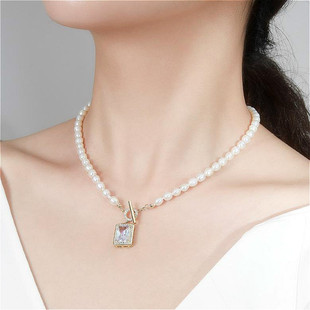 淡水珍珠项链女时尚水晶吊坠，戴拉小众高级感复古短款锁骨链