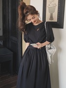 法式复古连衣裙女2024夏季赫本风显瘦小黑裙，度假高级黑色长裙