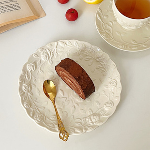 穆尼 法式浪漫奶油色玫瑰陶瓷浮雕餐盘点心盘下午茶盘家用甜品盘