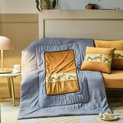 枕抱被子两用冬季珊瑚绒s靠枕，多功能毯子午睡枕头，被摺叠毛毯抱枕