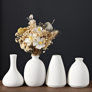 白色陶瓷花瓶北欧现代创意家居干花插花装饰摆件条纹素烧花瓶