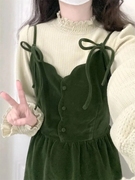 复古绿色蝴蝶结系带吊带连衣裙2023秋季内搭两件套小个子气质长裙