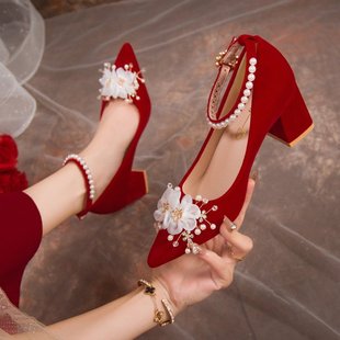 2023年婚鞋女粗跟红色新娘鞋，上轿鞋中跟婚礼礼服，鞋不累脚珍珠绑带