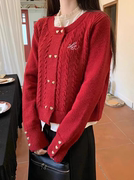 刺绣设计感假两件针织毛衣外套，开衫女2023秋冬宽松短款红色潮