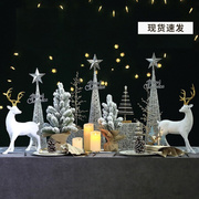 圣诞树节日装饰摆件桌面，地面圣诞节用品雪松，橱窗拍摄道具