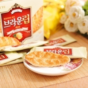  进口零食 韩国乐天蜂蜜树叶饼干90g 蜂蜜烤制 人气热卖 10盒包邮
