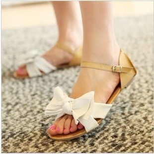 超大蝴蝶结装饰平跟...
