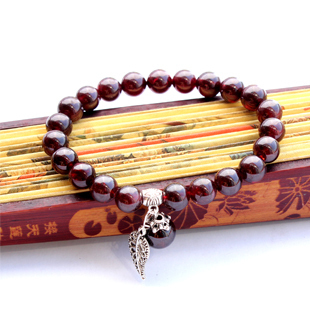  灵动 纯天然巴西酒红石榴石配藏银手链 美容养颜 大方款