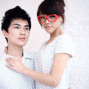 淘宝时尚好看的情侣装或者亲子装专卖店有哪些