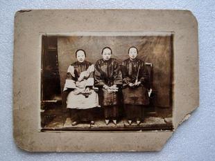 清代<em>老照片</em>民俗<em>老照片</em> 清代<em>三寸金莲</em>小脚富贵