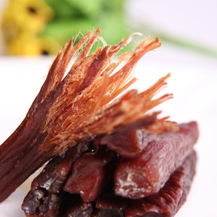  蒙伊萨内蒙古特产手撕风干牛肉干500g特价包邮办公司清真零食微辣