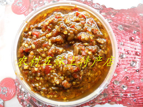 <em>农村五妹</em>土特产店辣椒酱用大蒜、生姜、辣椒片