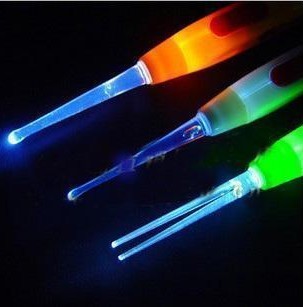 嬰兒必備隨身發光耳勺~配3個頭~實用方便 15g在類目 尿片/洗護/餵哺/推車牀, 理髮器/指甲鉗/體溫計等日常護理小用品, 寶寶耳勺/發光耳勺中 - 來自Buy2taobao.com提供專業的淘寶代購服務