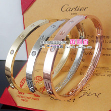 Mirando hacia atrás CARTIER Cartier tornillos brazalete de diamantes estrecha lado pulsera brazalete de presión incorporado tres colores modelos femeninos
