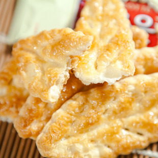  年货零食 韩国进口零食特价 乐天蜂蜜烤制新包装树叶饼干90克8片