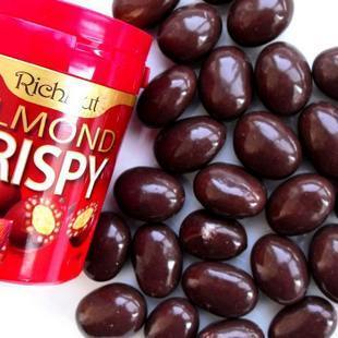  情人节礼物 韩国进口 乐天杏仁巧克力豆 杏仁夹心巧克力桶装 102G