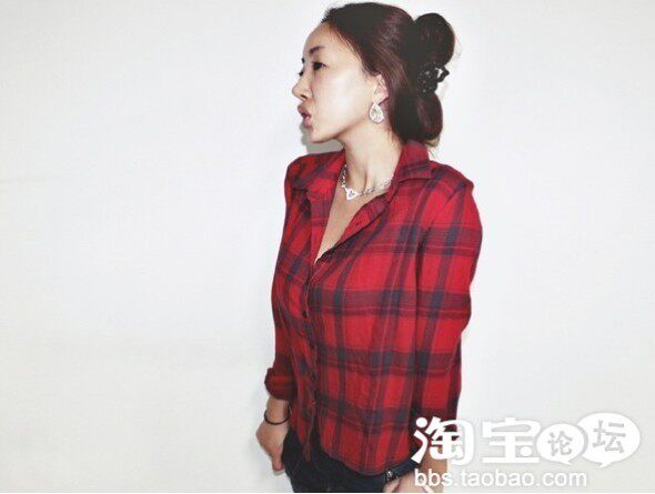 <em>韩剧间谍明月</em>中<em>女主角</em>韩艺瑟穿的格子衬衫特别