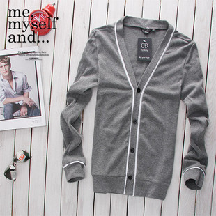 求购男士大领毛衣,就是里面可以配背心的那种