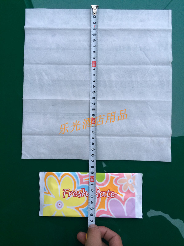 一次性餐饮湿巾无尘纸加厚湿巾纸特软湿纸巾野外烧烤清洁湿巾1条在类目 洗护清洁剂/卫生巾/纸/香薰, 纸品/湿巾, 湿巾中 - 来自Buy2taobao.com提供专业的淘宝代购服务