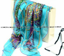 Hermes�����˴�������˿������Χ��ѩ�����ͼɣ��˿Ů����󷽽�